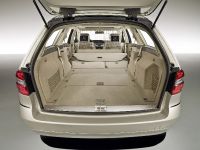 Mercedes-Benz E-Class Estate (2010) - picture 10 of 49