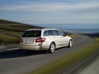 Mercedes-Benz E-Class Estate (2010) - picture 21 of 49