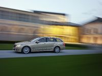 Mercedes-Benz E-Class Estate (2010) - picture 27 of 49