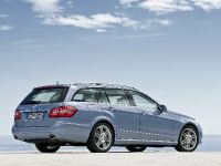 Mercedes-Benz E-Class Estate (2010) - picture 8 of 49