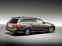 Mercedes-Benz E-Class Estate (2010) - picture 2 of 49