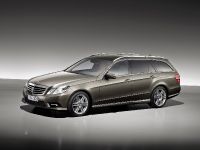 Mercedes-Benz E-Class Estate (2010) - picture 1 of 49