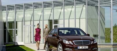 Mercedes-Benz E-Class (2010) - picture 20 of 36
