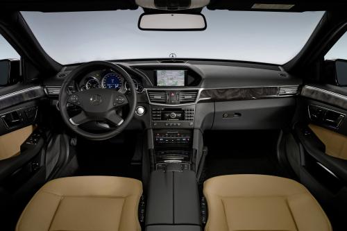 Mercedes-Benz E-Class (2010) - picture 33 of 36