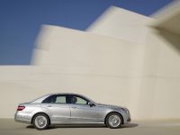 Mercedes-Benz E-Class (2010) - picture 3 of 36