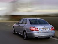 Mercedes-Benz E-Class (2010) - picture 6 of 36