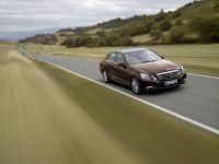 Mercedes-Benz E-Class (2010) - picture 8 of 36