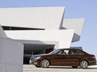 Mercedes-Benz E-Class (2010) - picture 10 of 36