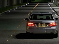 Mercedes-Benz E-Class (2010) - picture 29 of 36