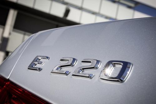 Mercedes-Benz E220 BlueTEC BlueEFFICIENCY Edition (2013) - picture 8 of 11
