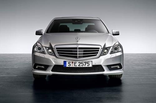 Mercedes-Benz E500 AVANTGARDE AMG sports package (2010) - picture 1 of 6