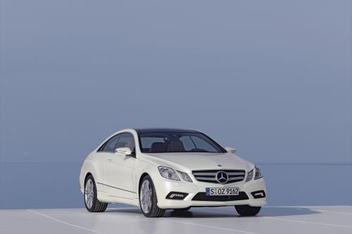 Mercedes-Benz E500 Coupe with AMG Sports Pack (2009) - picture 1 of 15