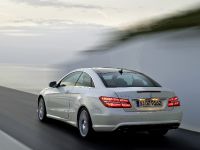 Mercedes-Benz E500 Coupe with AMG Sports Pack (2009) - picture 10 of 15