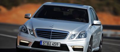 Mercedes-Benz E63 AMG Saloon (2010) - picture 4 of 19