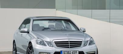 Mercedes-Benz E63 AMG Saloon (2010) - picture 12 of 19