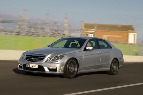 Mercedes-Benz E63 AMG Saloon (2010) - picture 8 of 19