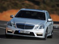 Mercedes-Benz E63 AMG Saloon (2010) - picture 4 of 19