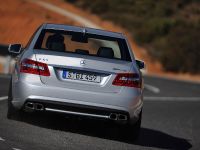 Mercedes-Benz E63 AMG Saloon (2010) - picture 5 of 19