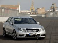 Mercedes-Benz E63 AMG Saloon (2010) - picture 7 of 19