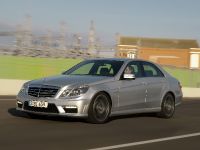 Mercedes-Benz E63 AMG Saloon (2010) - picture 8 of 19