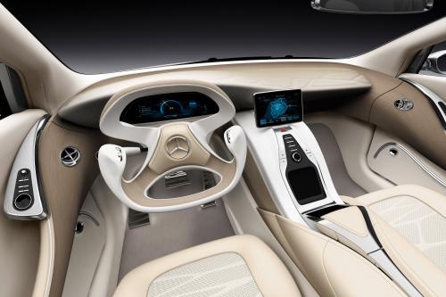 Mercedes-Benz F 800 Style (2010) - picture 8 of 22