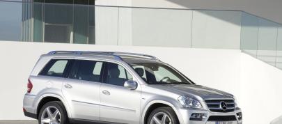 Mercedes-Benz GL 350 BlueTEC (2009) - picture 12 of 16