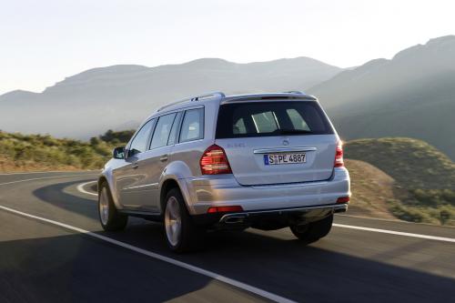 Mercedes-Benz GL 350 BlueTEC (2009) - picture 8 of 16