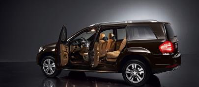 Mercedes-Benz GL 350 CDI 4matic (2010) - picture 4 of 4