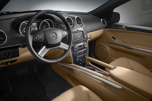 Mercedes-Benz GL 350 CDI 4matic (2010) - picture 1 of 4