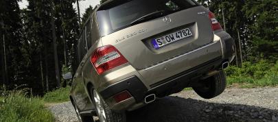 Mercedes-Benz GLK Class (2010) - picture 15 of 20
