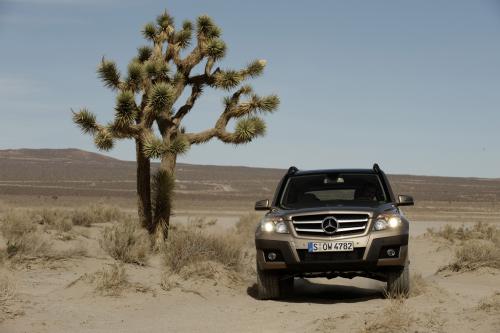 Mercedes-Benz GLK Class (2010) - picture 1 of 20