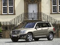 Mercedes-Benz GLK Class (2010) - picture 8 of 20