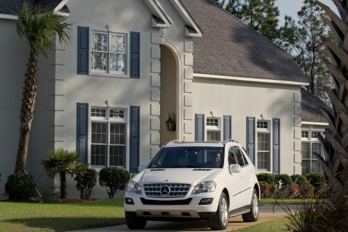 Mercedes-Benz ML 320 BlueTEC (2009) - picture 16 of 21