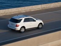 Mercedes-Benz ML 320 BlueTEC (2009) - picture 13 of 21