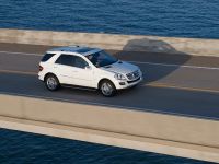 Mercedes-Benz ML 320 BlueTEC (2009) - picture 8 of 21