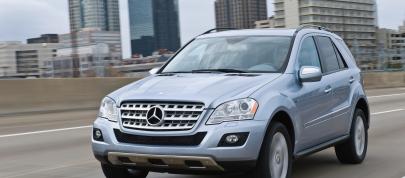 Mercedes-Benz ML 450 HYBRID (2010) - picture 4 of 27