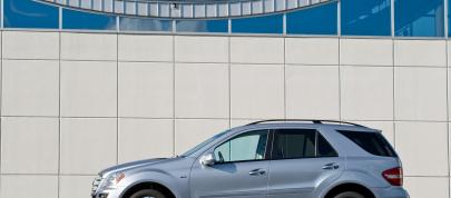 Mercedes-Benz ML 450 HYBRID (2010) - picture 15 of 27