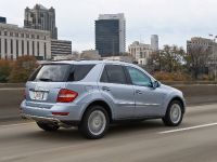Mercedes-Benz ML 450 HYBRID (2010) - picture 3 of 27
