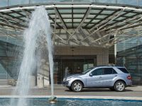 Mercedes-Benz ML 450 HYBRID (2010) - picture 21 of 27