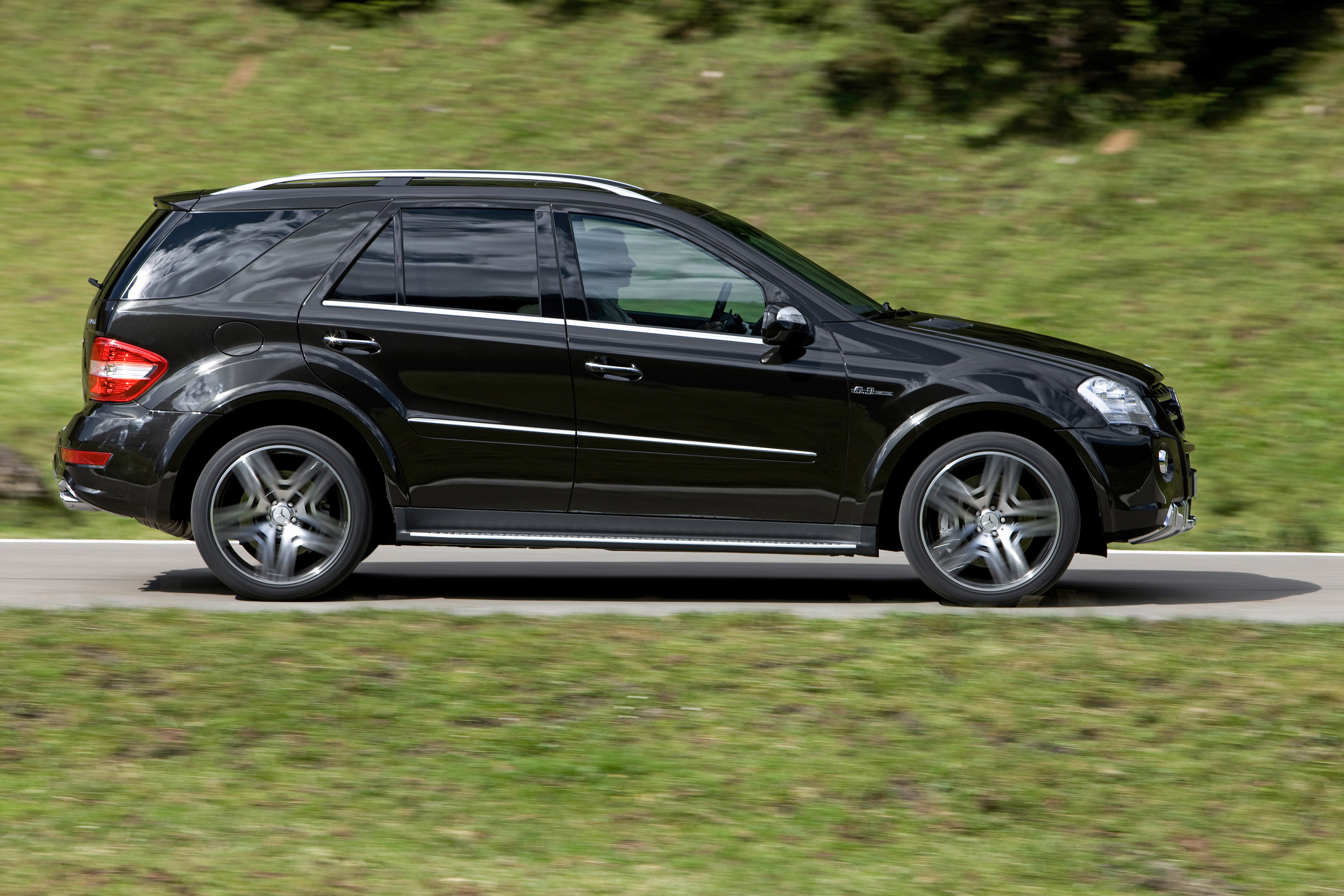 Mercedes-Benz ML 63 AMG Performance Studio