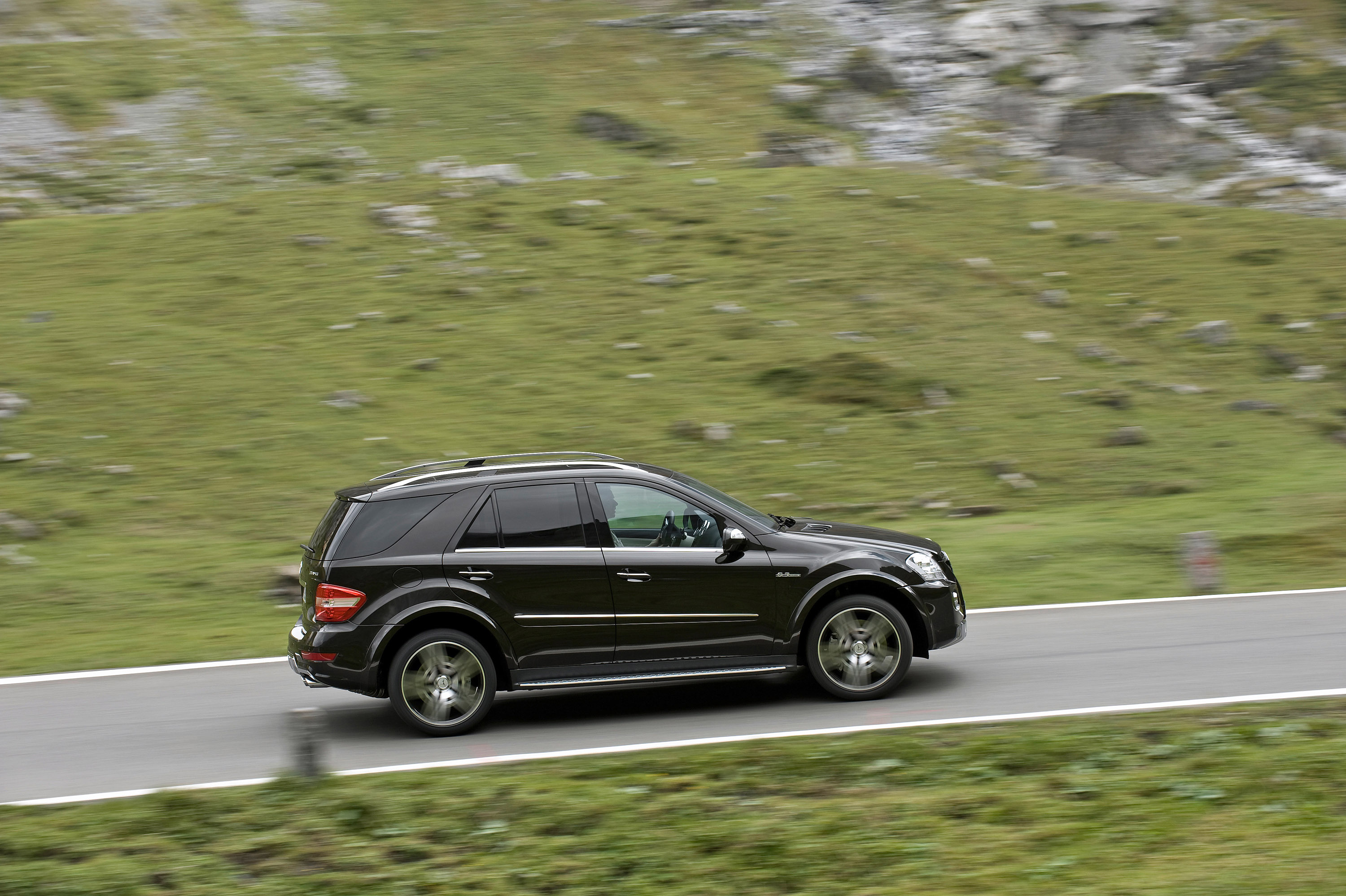 Mercedes-Benz ML 63 AMG Performance Studio