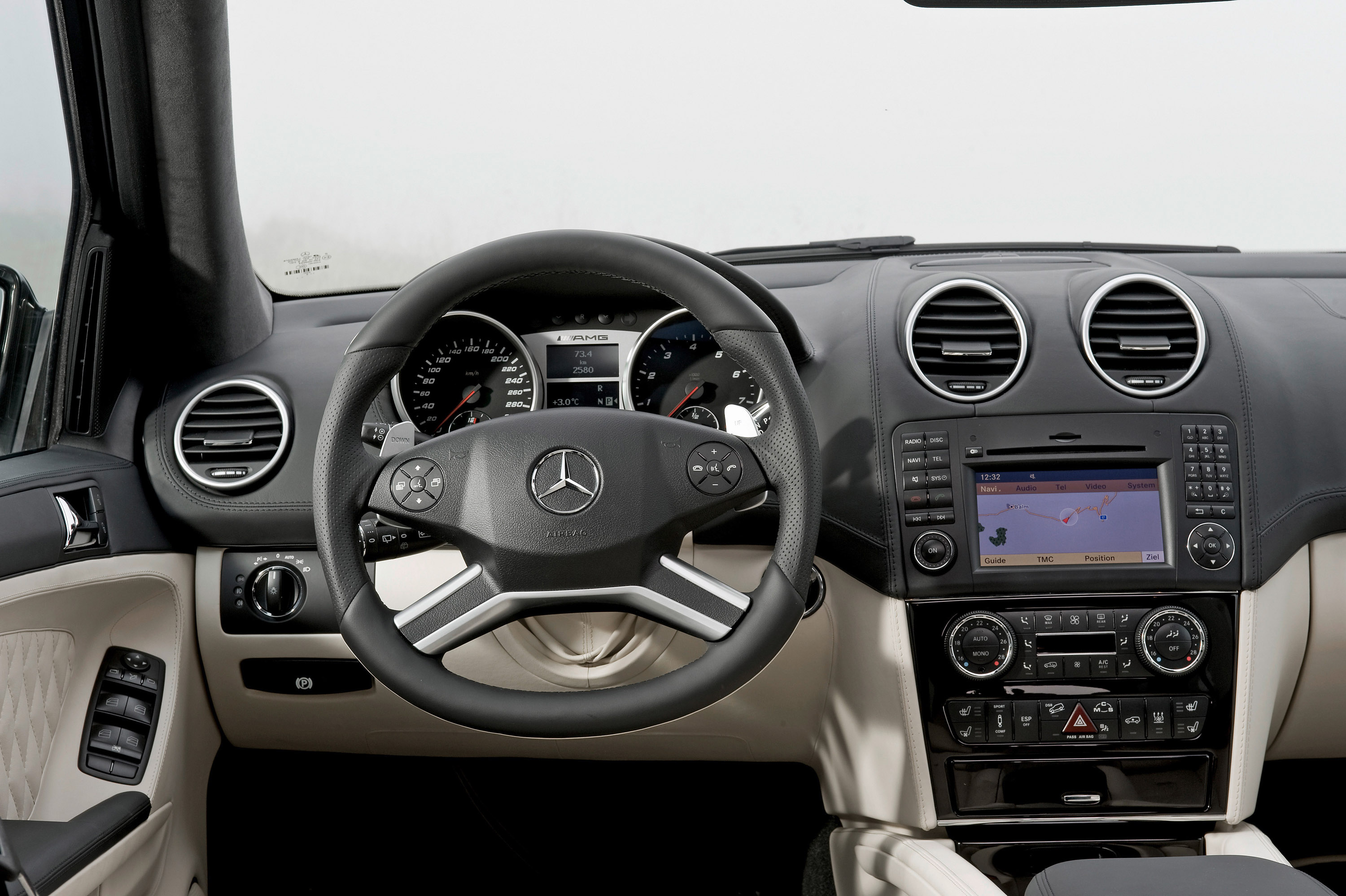 Mercedes-Benz ML 63 AMG Performance Studio