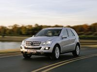 Mercedes-Benz ML Class (2009) - picture 6 of 9