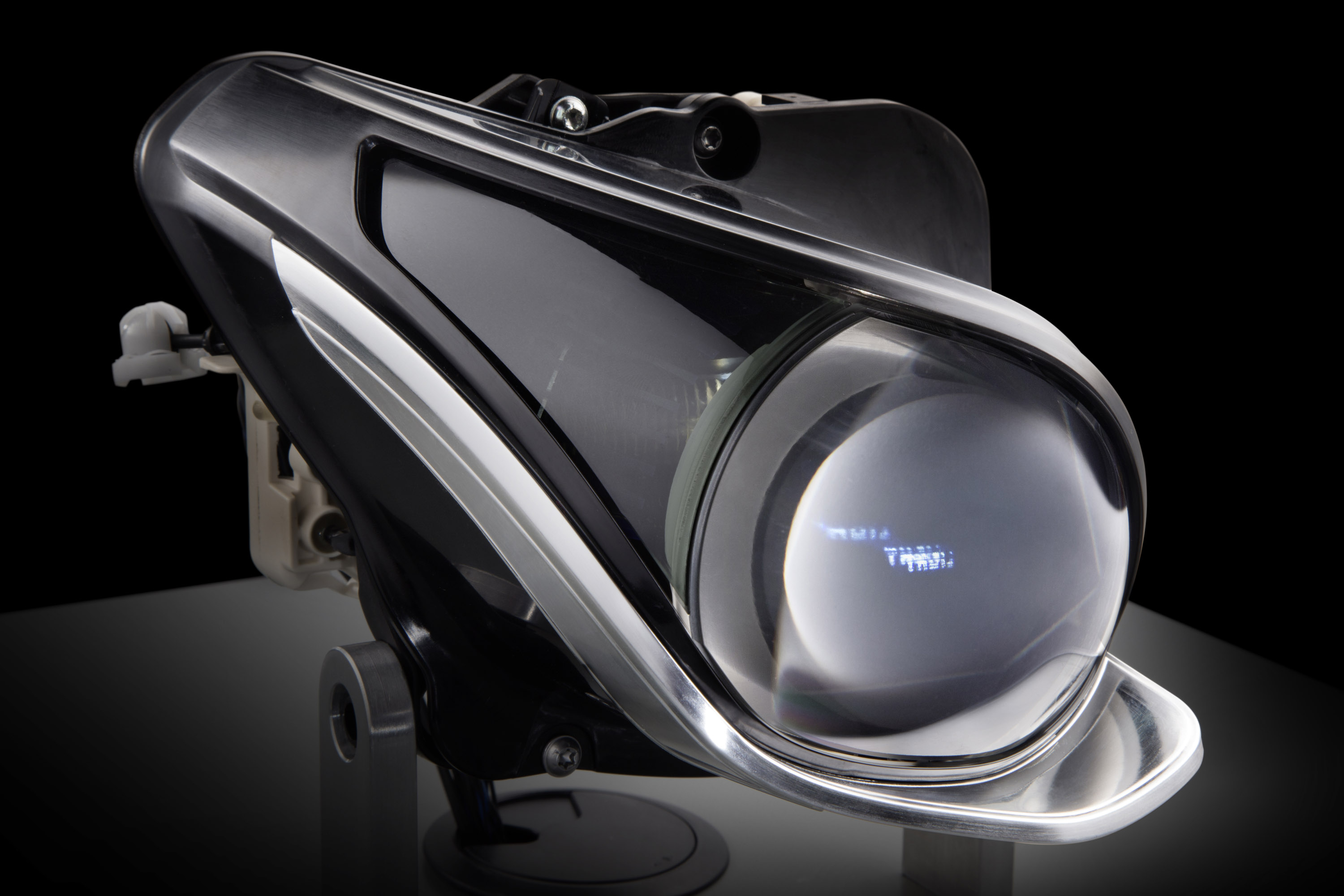 Mercedes-Benz MULTIBEAM LED headlamps