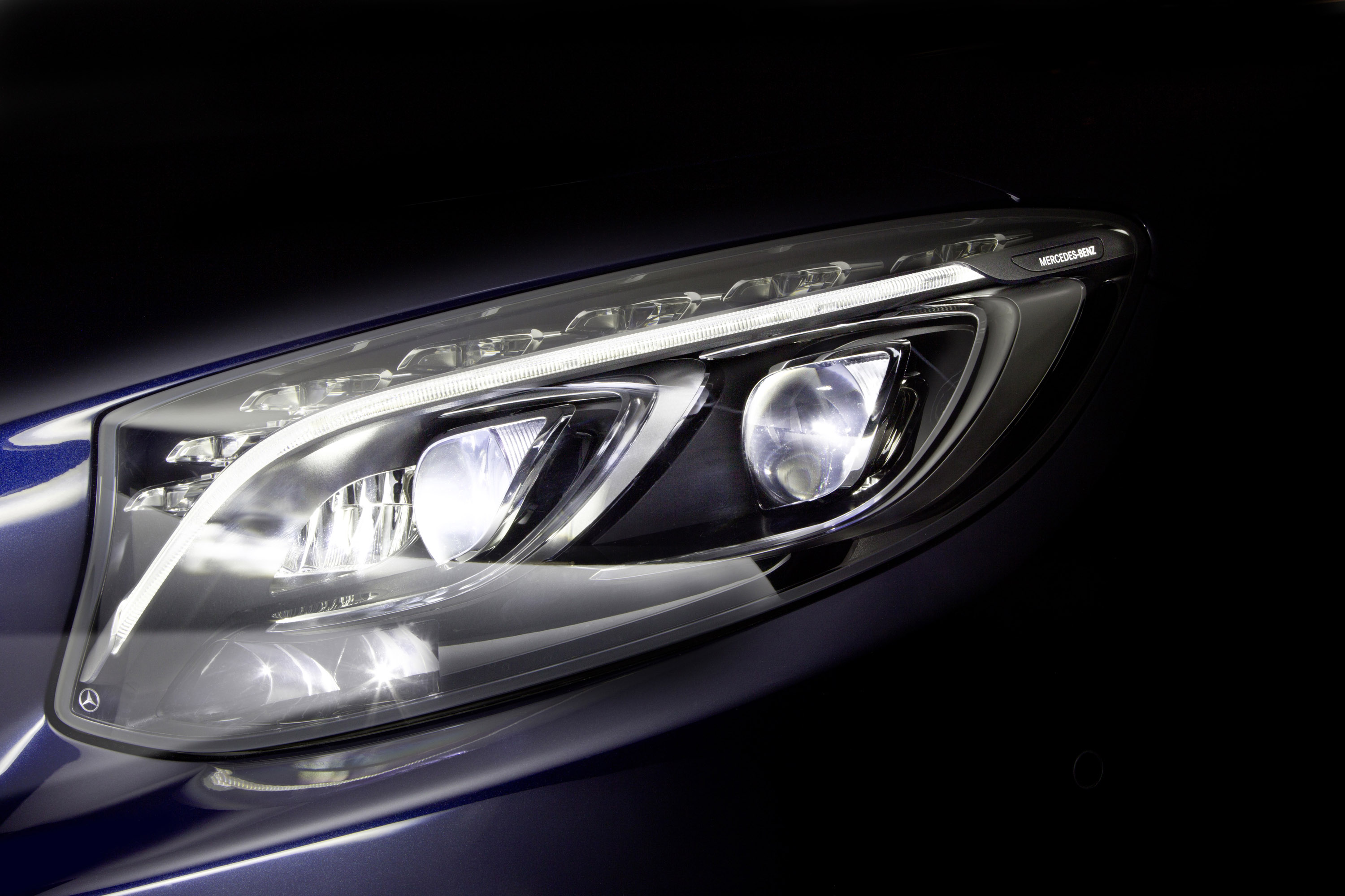 Mercedes-Benz MULTIBEAM LED headlamps