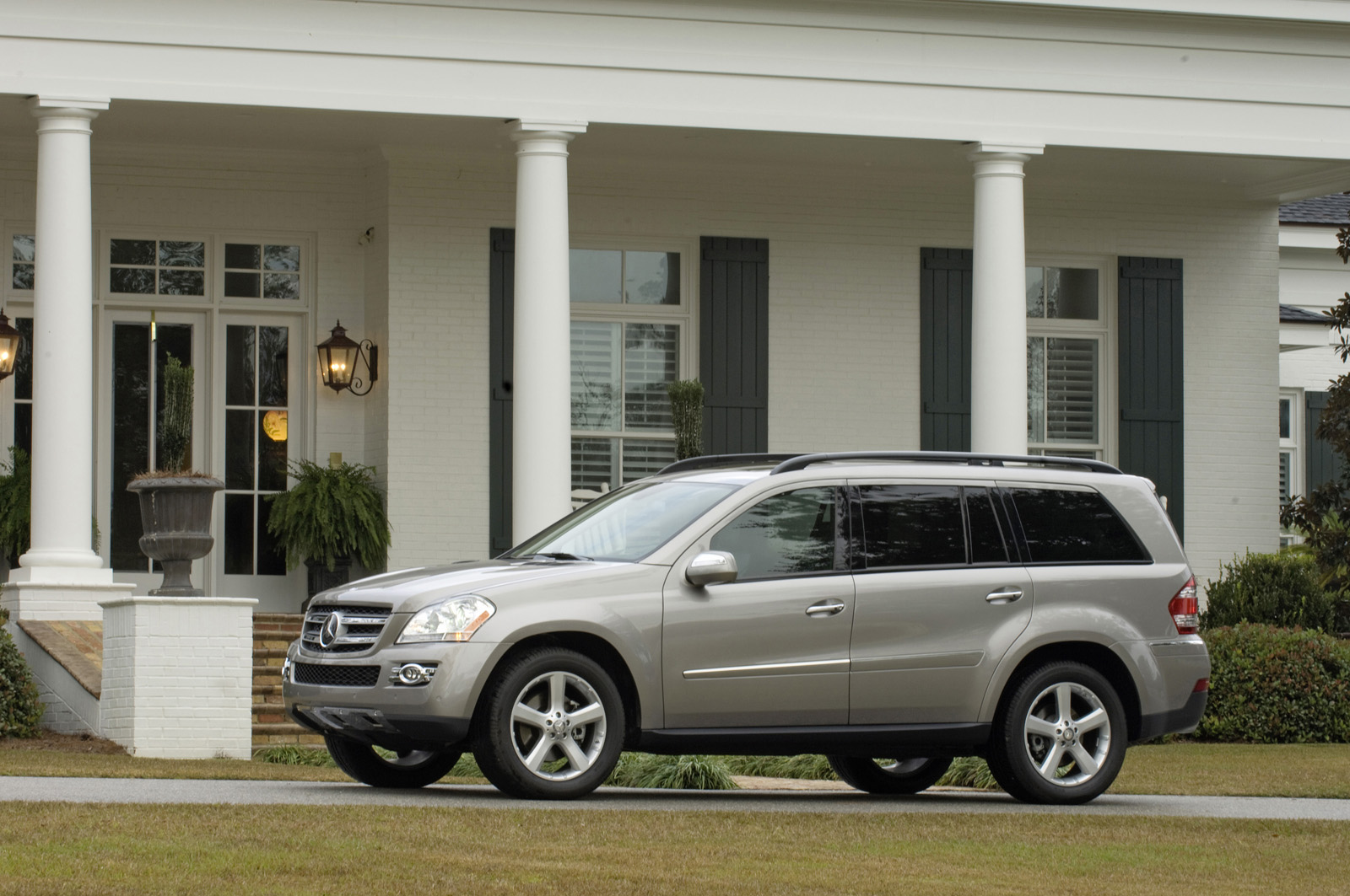 Mercedes-Benz R, ML, and GL 320 BlueTEC