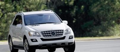 Mercedes-Benz R, ML, and GL 320 BlueTEC (2007) - picture 12 of 20