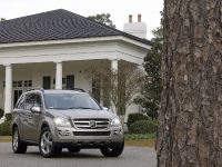 Mercedes-Benz R, ML, and GL 320 BlueTEC (2007) - picture 3 of 20