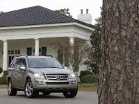 Mercedes-Benz R, ML, and GL 320 BlueTEC (2007) - picture 3 of 20