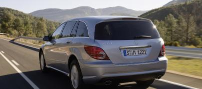 Mercedes-Benz R 350 BlueTEC (2009) - picture 4 of 4